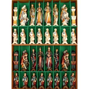 Royal Chess wood-carved with box
